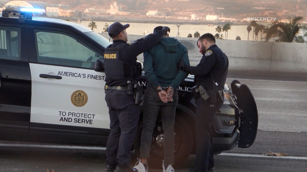Fuerte movimiento policíaco
