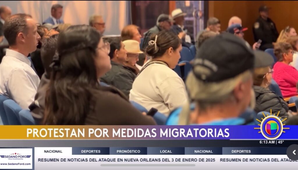 COMUNIDAD LATINA EN EL CAJÓN SE MANIFIESTA CONTRA RESOLUCIÓN QUE PERMITIRÍA COLABORACIÓN POLICIAL CON ICE.
