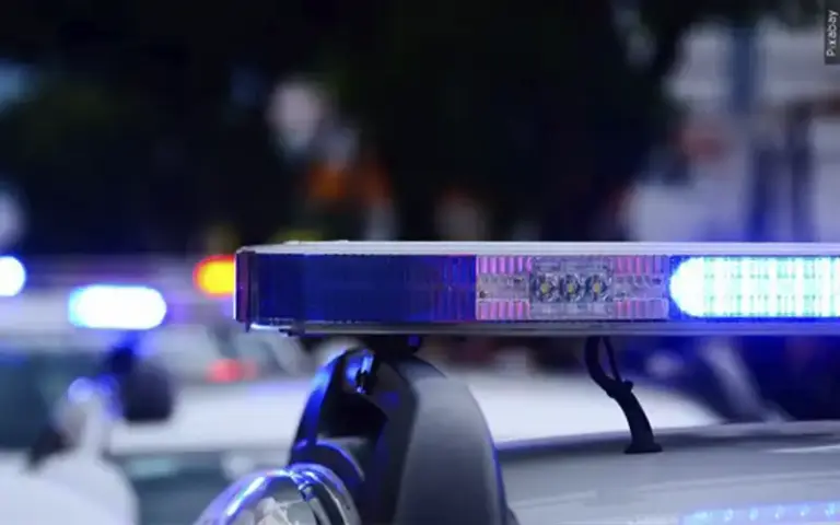 Padres son arrestados por presunto homicidio por negligencia infantil