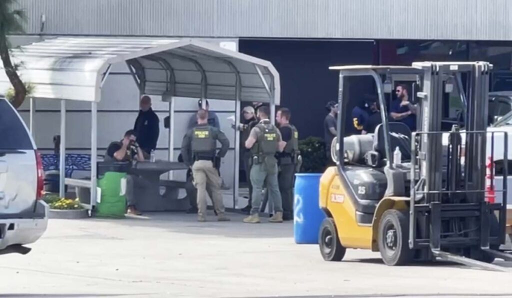 Operativo en El Cajón deja 16 detenidos y cargos criminales contra cuatro personas