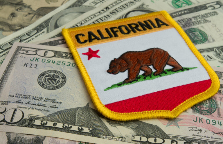 California presume ser la cuarta economía mundial, pero 3.8 millones de hogares no pueden cubrir lo básico