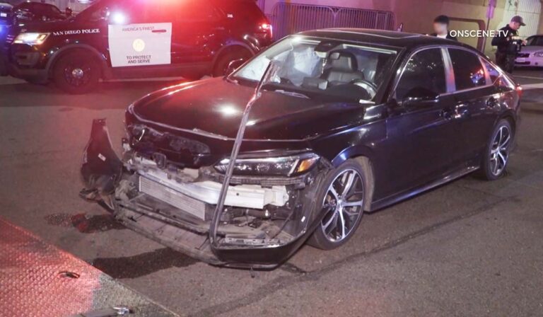 Conductor se da a la fuga tras colisión en el centro de San Diego