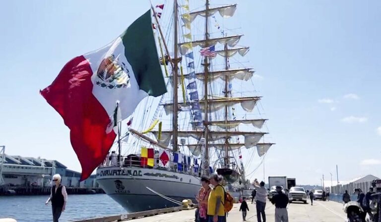Hace un año, el Buque Cuauhtémoc navegaba por San Diego