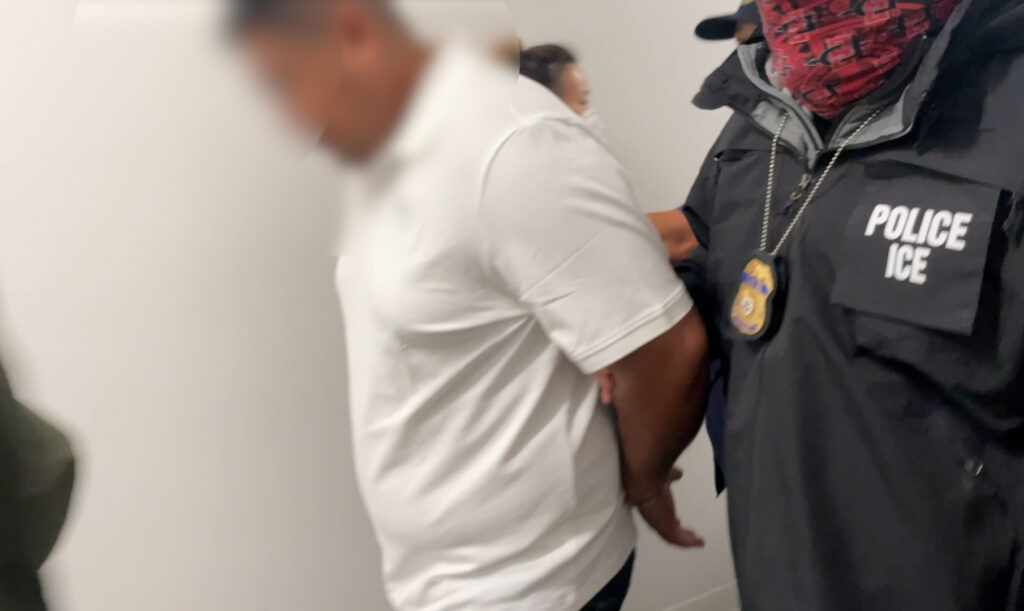 Migrantes en San Diego viven el temor de ser deportados aún con citas ante la corte