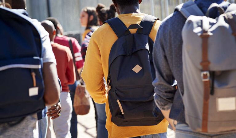 Departamento de Educación propone límites de préstamos según la carrera universitaria