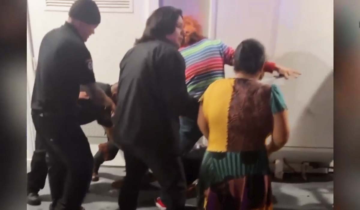 Halloween en San Diego: Dos Arrestos y un Guardia Hospitalizado tras Pelea Violenta