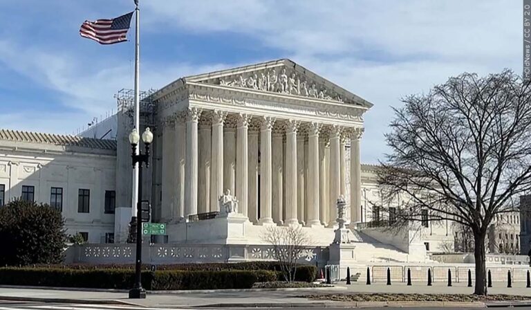 Corte Suprema falla que migrantes deben estar en EE.UU. para solicitar asilo