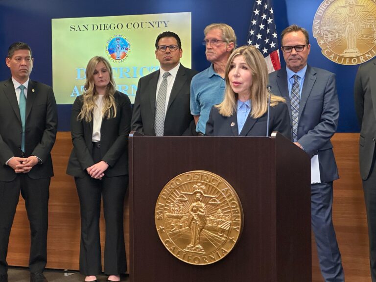“No te avergüences, repórtalo”: Nuevo llamado contra fraudes a adultos mayores de la Fiscalía del Condado de San Diego