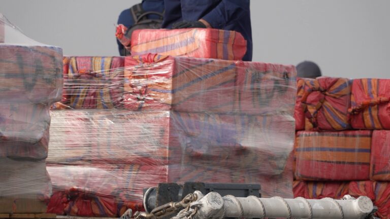 Más de 27 mil libras de cocaína fueron descargadas tras incautaciones en el pacífico