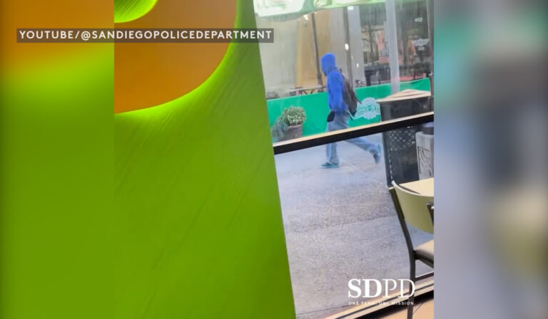 Buscan sospechoso de asalto a mano armada en un Subway de San Diego