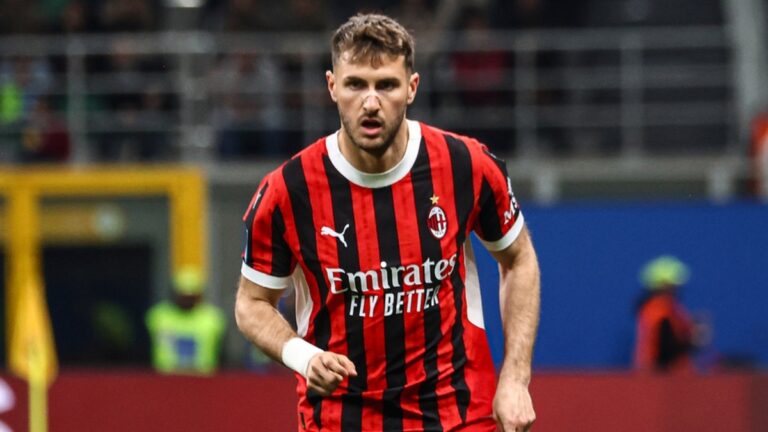 Santiago Gimenez Enfrenta Mayor Competencia en el AC Milan con Nuevo Goleador Alemán