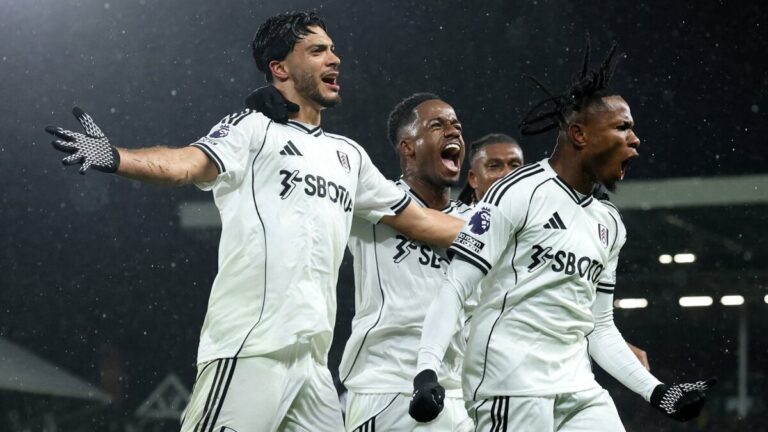 Fulham Busca Nuevas Alternativas para Competir con Raúl Jiménez
