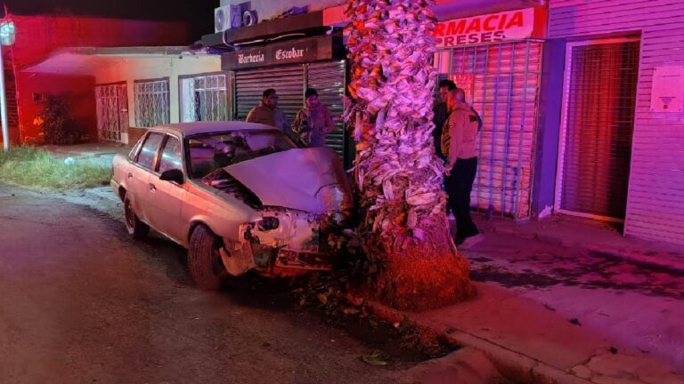 Menores de Edad Provocan Accidente Automovilístico en Torreón: Fracturas y Consecuencias