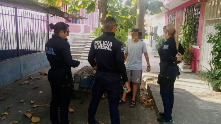 Policía Municipal Rescata a Mujer de 68 Años y Su Nieto Víctimas de Secuestro Virtual en Michoacán