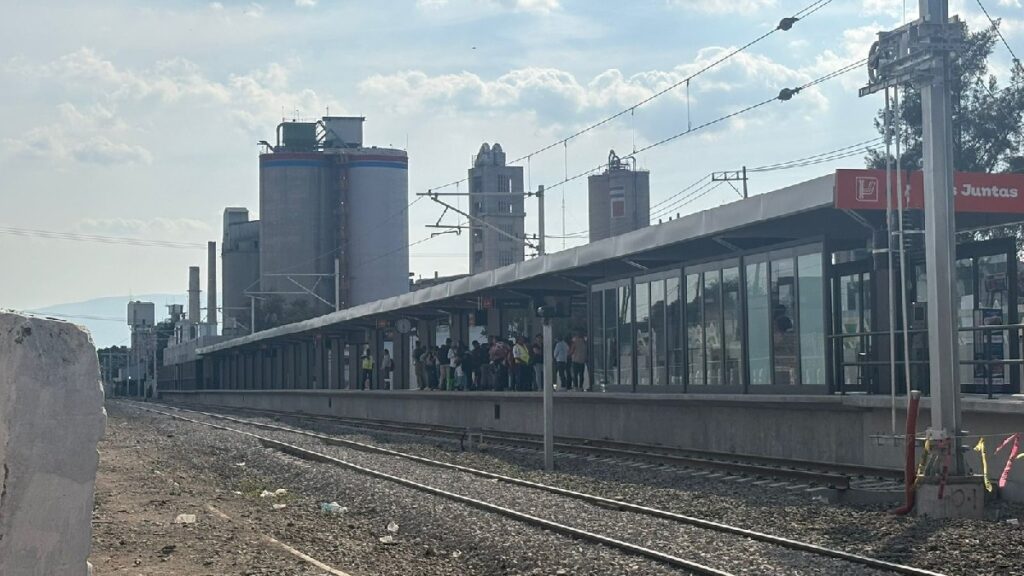 Línea 4 del Tren Ligero: Usuarios Cuestionan Aumento de Tarifa por Obras Inconclusas e Inseguridad