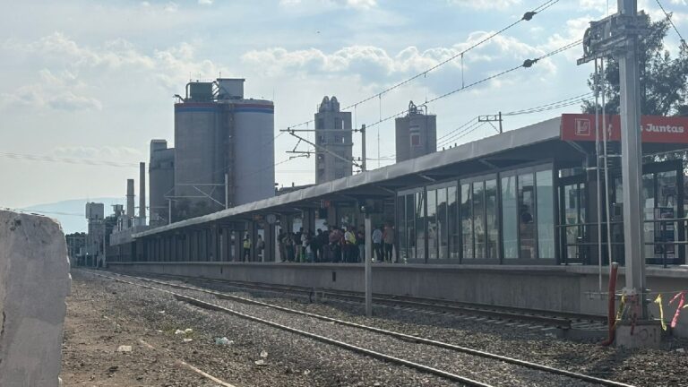 Línea 4 del Tren Ligero: Usuarios Cuestionan Aumento de Tarifa por Obras Inconclusas e Inseguridad