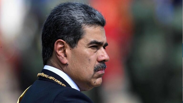 Donald Trump presenta imagen de Nicolás Maduro después de la detención y ataque de EE.UU. a Venezuela