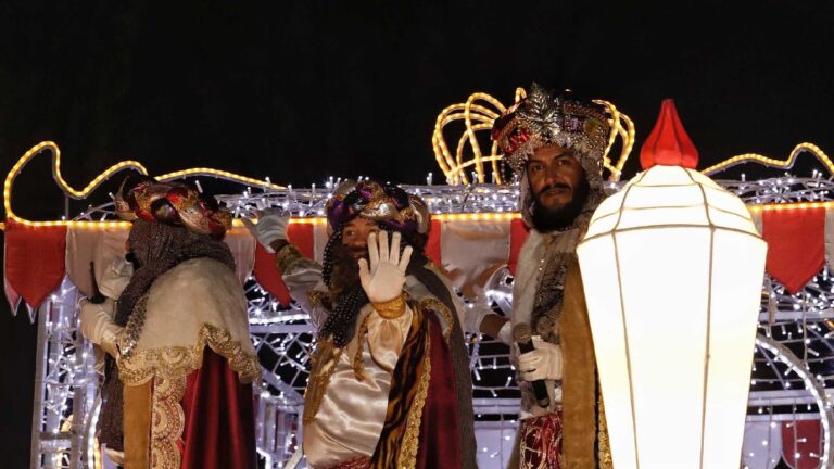Guía Completa para Ver el Desfile de Reyes Magos en Puebla: Rutas y Calles Cerradas
