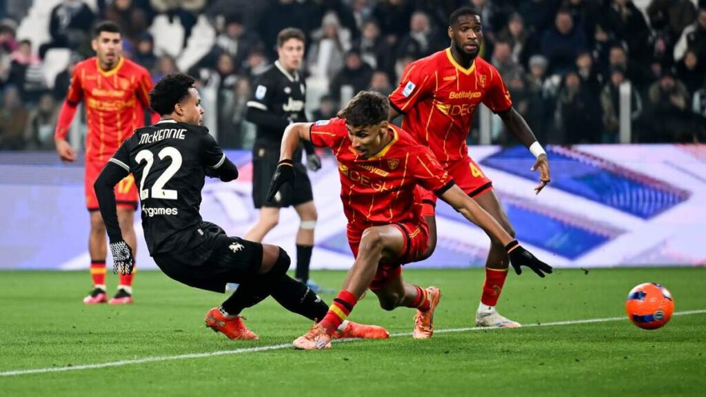 Juventus se aleja de la cima de la Serie A tras empate ante Lecce