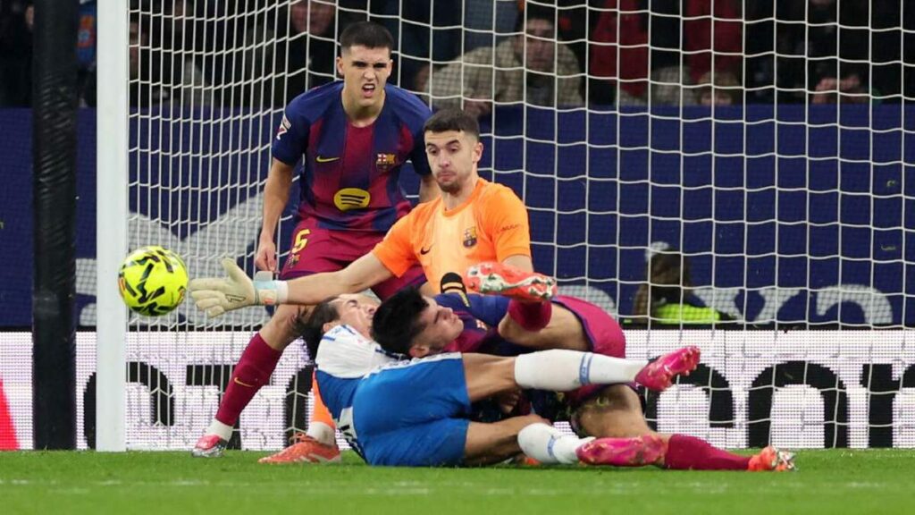 Joan García: La Polémica Jugada que Sacudió el Espanyol vs Barcelona