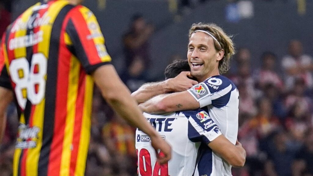 Rayados Regresa a la Cima: Victoria ante Leones Negros con Gol de Anthony Martial en la Copa Pacífica