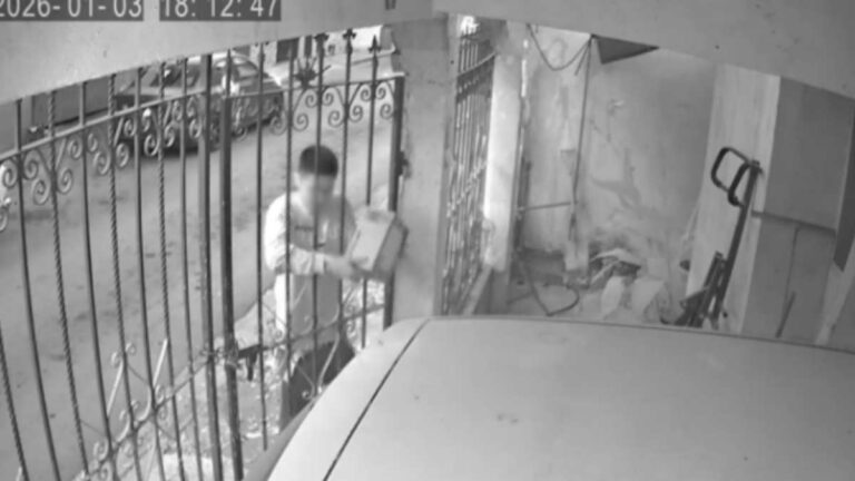 Robo de paquetes en San Diego: Joven sorprendido robando un paquete de Amazon en Monterrey | VIDEO