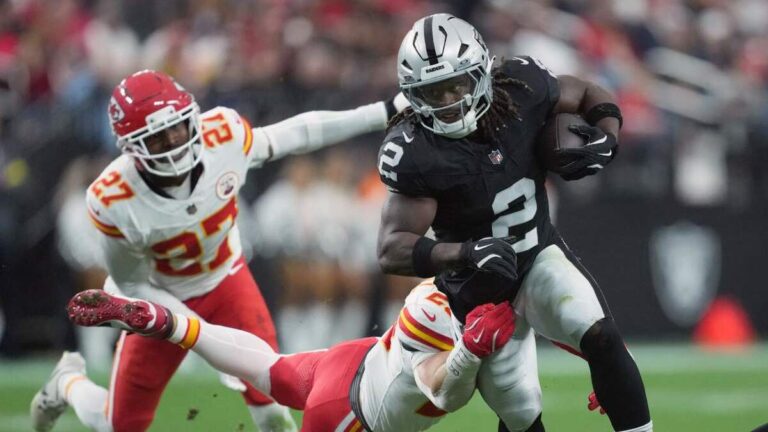 Raiders Logran una Victoria Crucial en la Temporada NFL contra los Chiefs