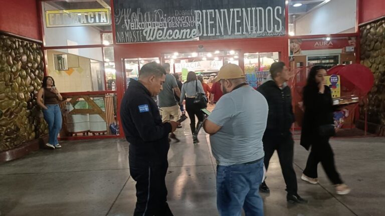 Crisis Emocional en Torreón: Exempleado de Supermercado Sufre Incendio Tras Suicidio