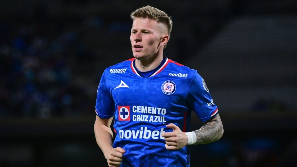 Mateusz Bogusz Regresa a Cruz Azul Tras Siete Días de Ausencia