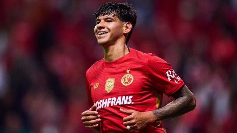 Robert Morales Continúa su Entrenamiento en Toluca a Pesar de la ‘Novela’ que lo Rodea