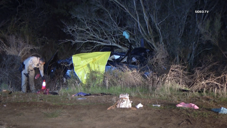 Una mujer muere en volcadura de automóvil en Jamul