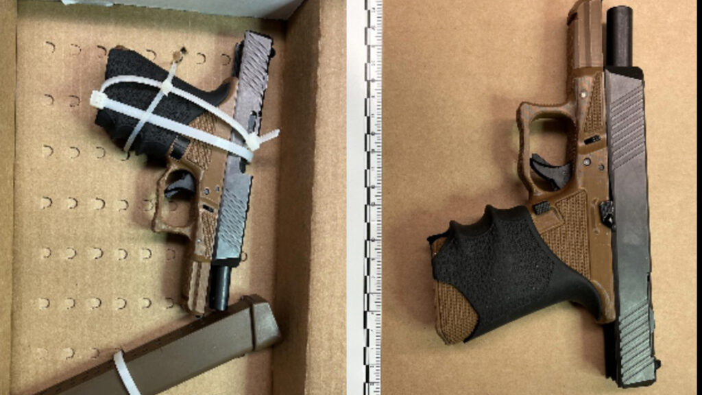 Arresto en Commerce City: Joven de 19 años detenido con drogas y una ghost gun
