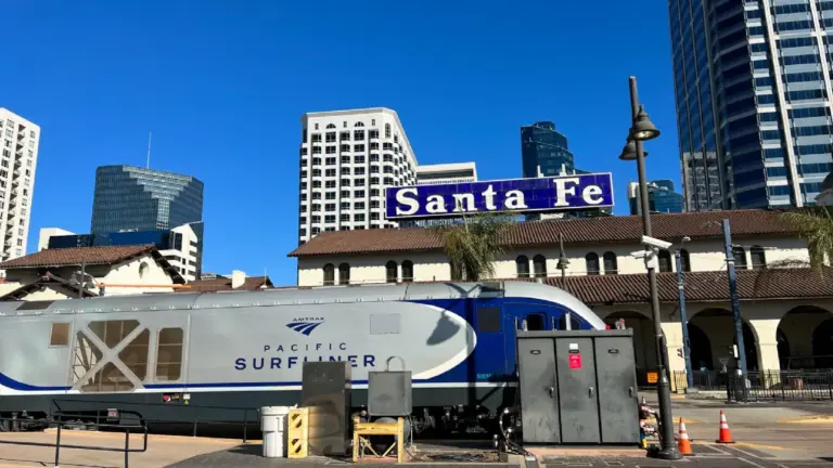 AMTRAK AGREGA UN VIAJE DIARIO DE IDA Y VUELTA ENTRE SAN DIEGO Y LOS ÁNGELES