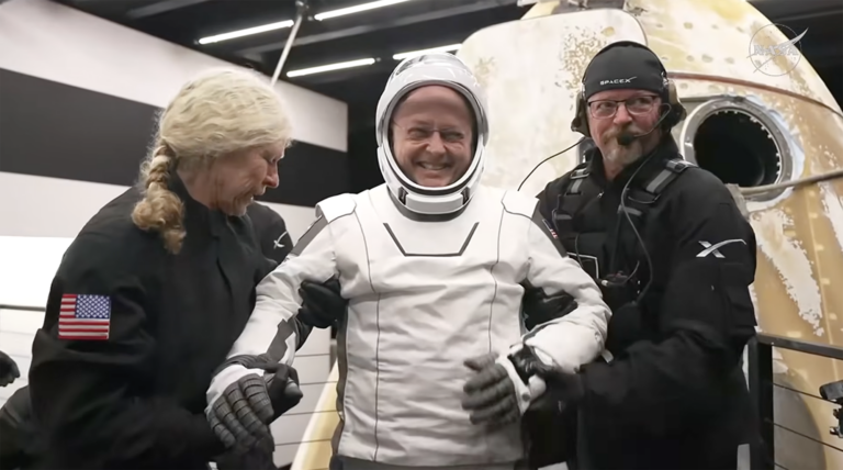 Astronautas regresan a la Tierra tras emergencia médica en la costa de San Diego
