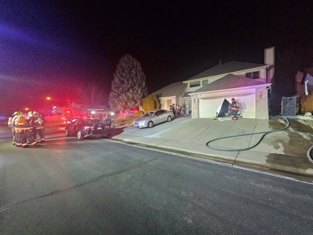 Incendio Eléctrico Devasta Propiedades en Lakewood: Sin Heridos