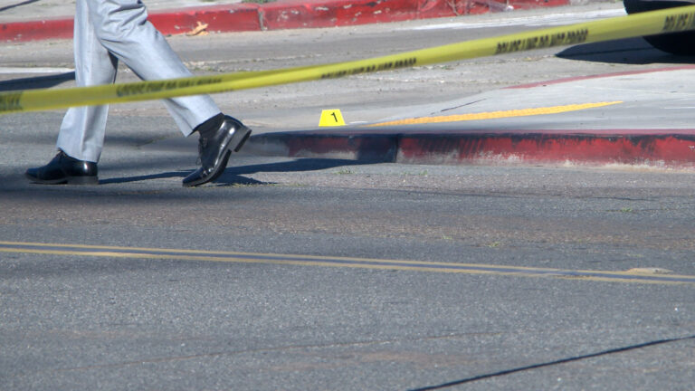 Doble homicidio en Grant Hill deja dos adultos muertos y tres menores bajo custodia protectora