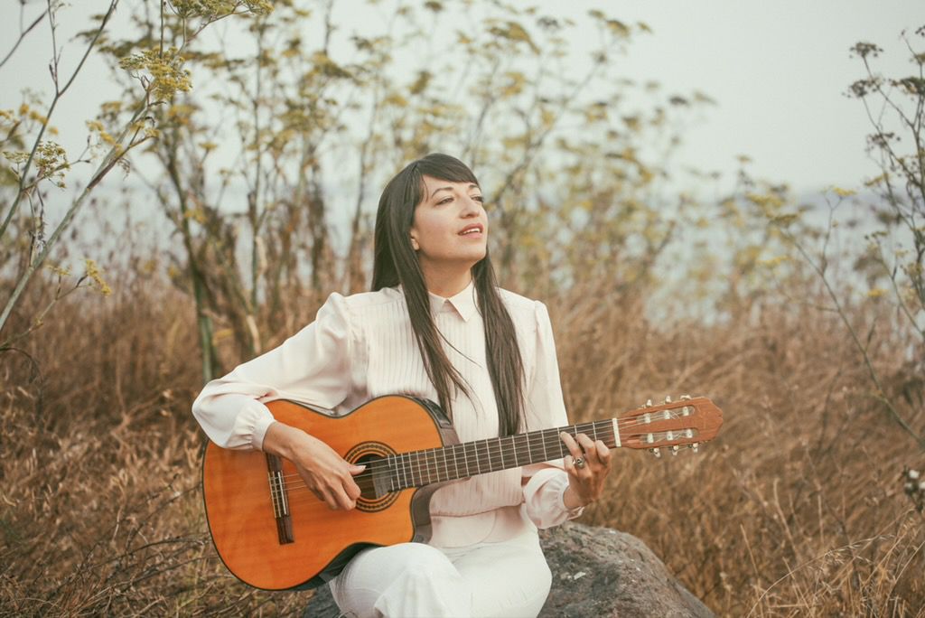 Diana Gameros encantará a Seaside con su música este sábado