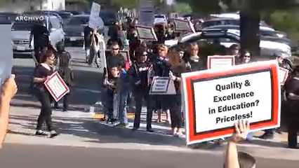 Maestros de South Bay exigen contrato justo en manifestación en Imperial Beach