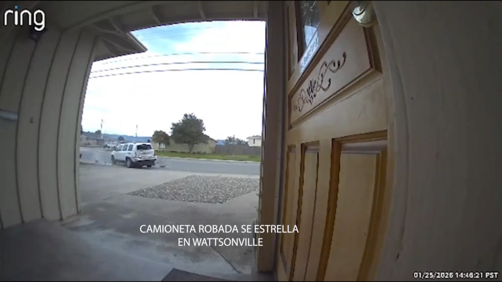 Accidente en Watsonville: Camioneta robada se estrella contra una vivienda