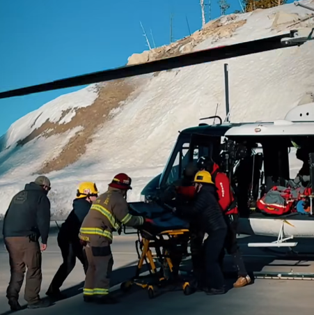 Éxito en el Rescate de un Esquiador Herido en Relay Peak: Un Ejemplo de Trabajo en Equipo