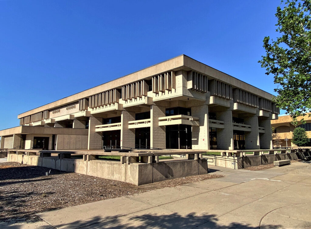 Wichita Public Library: 150 Años Celebrando la Educación y el Acceso a la Comunidad