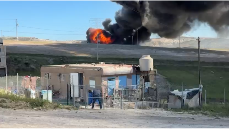 Explota ducto de PEMEX en Rosarito; evacúan viviendas tras intenso incendio