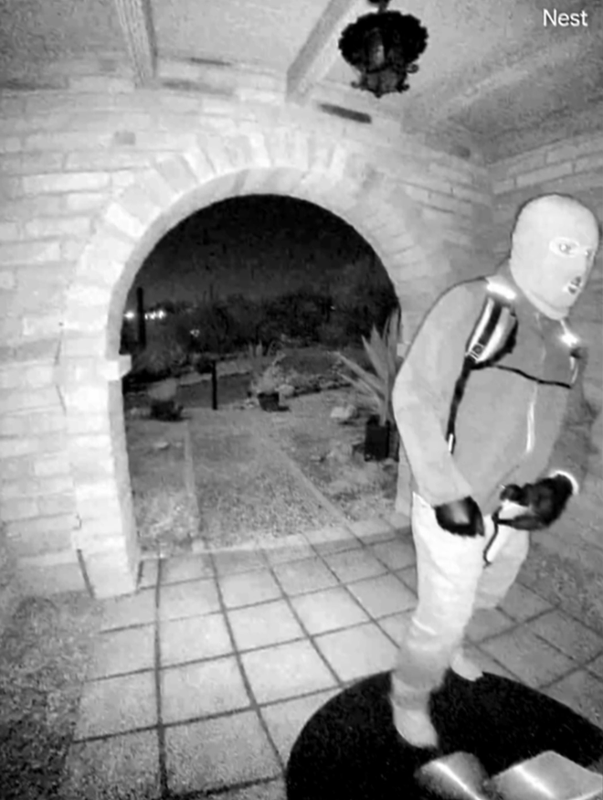 FBI difunde imágenes de persona enmascarada en desaparición de Nancy Guthrie