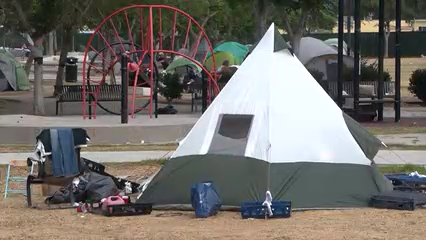 Condado de San Diego lanza panel digital para monitorear programas contra la falta de vivienda