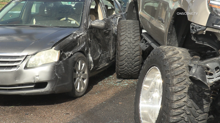 Furia al volante desata choque múltiple en National City