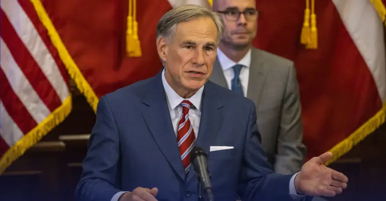 Greg Abbott Advierte a los Texanos: Atención a las Alertas de Viaje por la Violencia en México
