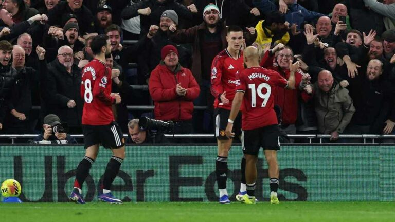 Manchester United Vence al Everton y Aspira a la Champions League