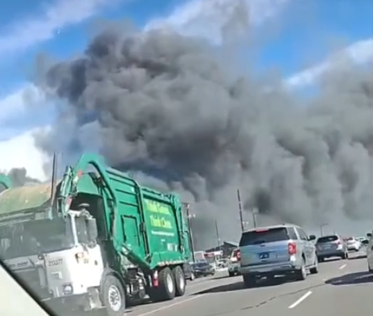 Incendio en Thornton provoca evacuaciones de Pinnacle High School y negocios cercanos