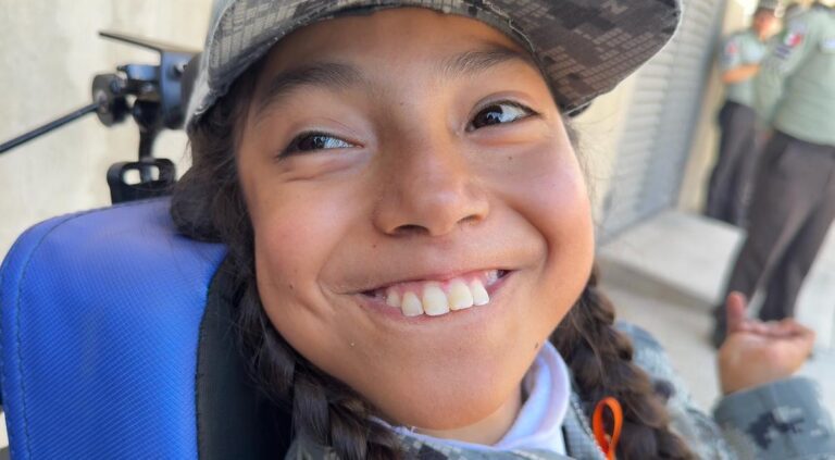 Niña cumple poderoso sueño como Guardia Nacional honoraria por un día en Tijuana