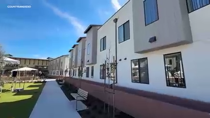 Inauguran viviendas para adultos mayores en Vista; buscan apoyar a quienes enfrentan crisis habitacional